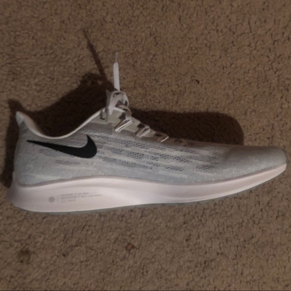 2019 silver Nike zoom - Picture 1 of 1